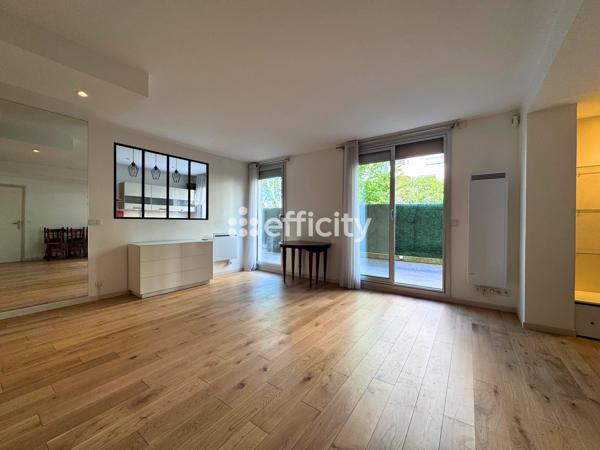 Appartement
         4 pièces
        - 85 m² Bien prestige 719 000 € *