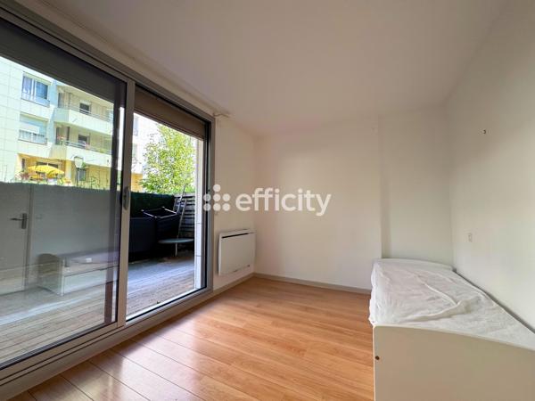 Appartement
         4 pièces
        - 85 m² Bien prestige 719 000 € *