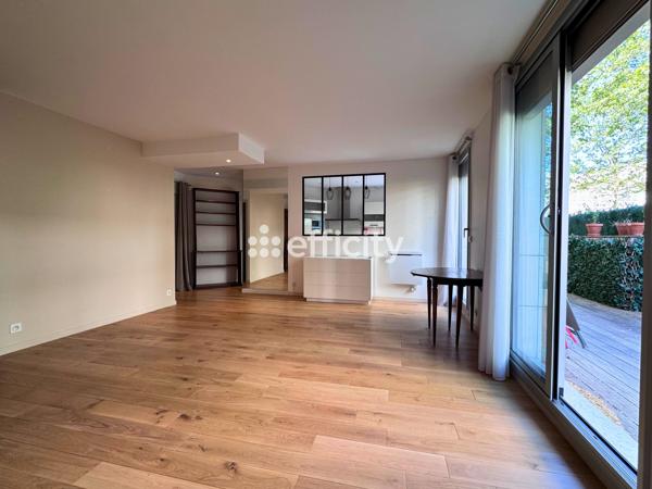 Appartement
         4 pièces
        - 85 m² Bien prestige 719 000 € *
