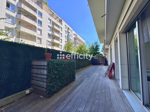 Appartement
         4 pièces
        - 85 m² Bien prestige 719 000 € *