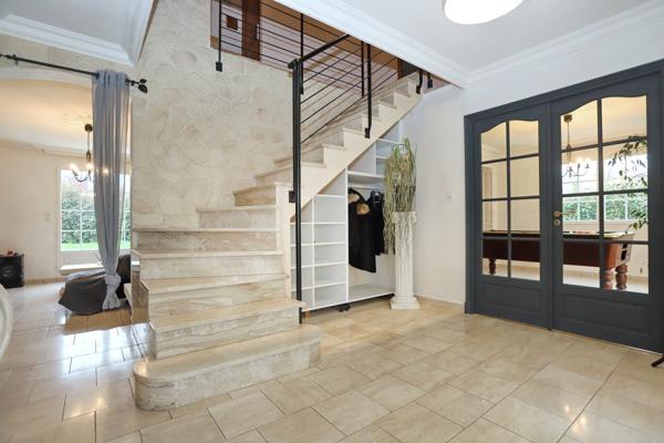 Acigné (35690) A ACIGNE, IMPLANTEE SUR UN TERRAIN DE 1332 M2, BELLE MAISON AVEC DEPENDANCE