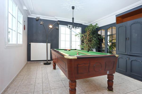 Acigné (35690) A ACIGNE, IMPLANTEE SUR UN TERRAIN DE 1332 M2, BELLE MAISON AVEC DEPENDANCE