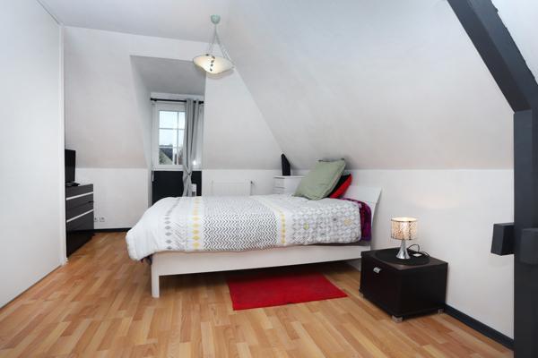 Acigné (35690) A ACIGNE, IMPLANTEE SUR UN TERRAIN DE 1332 M2, BELLE MAISON AVEC DEPENDANCE