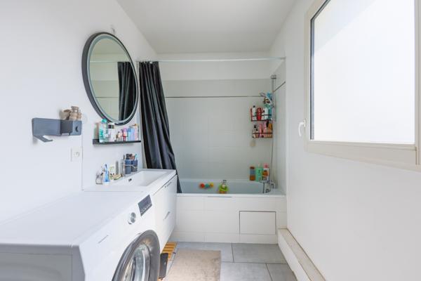 Appartement
         4 pièces
        - 83 m² Exclusivité 285 000 € *