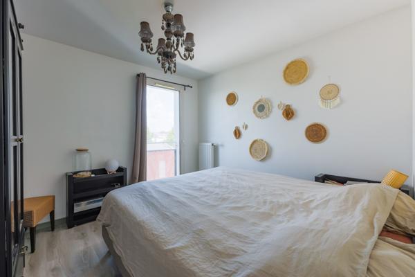 Appartement
         4 pièces
        - 83 m² Exclusivité 285 000 € *