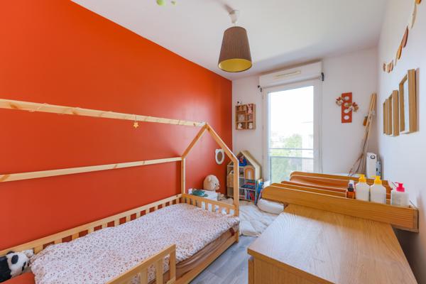 Appartement
         4 pièces
        - 83 m² Exclusivité 285 000 € *