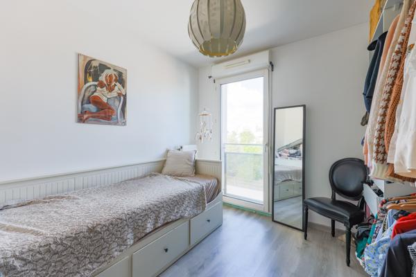 Appartement
         4 pièces
        - 83 m² Exclusivité 285 000 € *