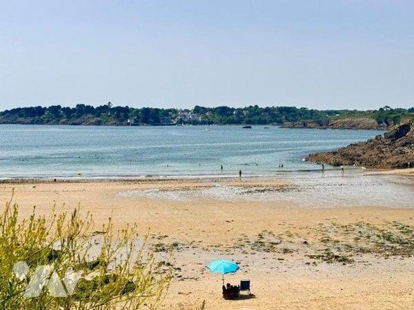 A vendre maison à  Moëlan-sur-Mer (29) 

Découvrez cette maison contemporaine idéalement situ...