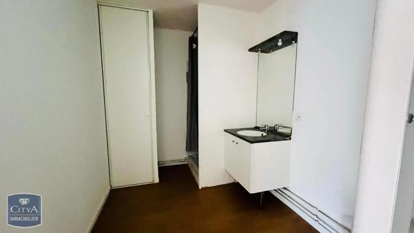 Appartement à louer 2 pièces 41.13m² Maubeuge (59600)