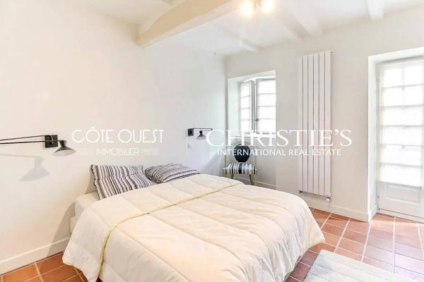 À vendre Ascain - Maison de caractère avec piscine au cœur du village