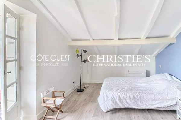 À vendre Ascain - Maison de caractère avec piscine au cœur du village