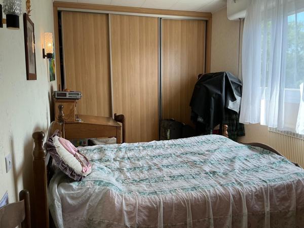 Appartement 96 M2, 4 pièces ,3 chambres,balcon terrasse