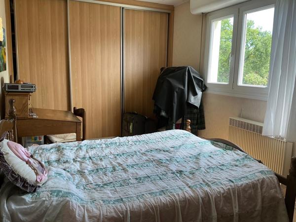 Appartement 96 M2, 4 pièces ,3 chambres,balcon terrasse