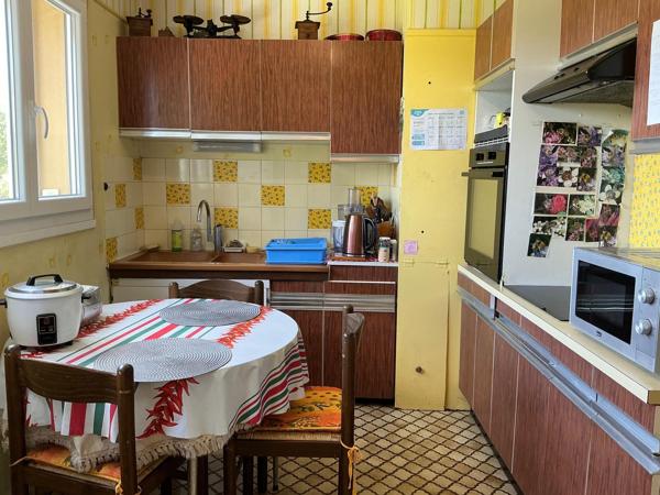 Appartement 96 M2, 4 pièces ,3 chambres,balcon terrasse