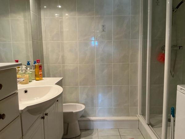 Appartement 96 M2, 4 pièces ,3 chambres,balcon terrasse