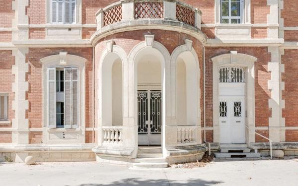 Appartement à vendre    3 pièces • 65 m2 Marseille 10