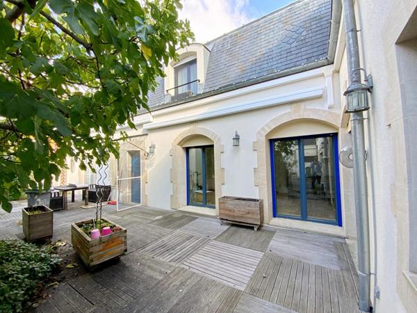 Exclusivité - Maison familiale avec piscine intérieure - Quartier pavillonnaire