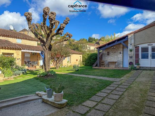 Maison à vendre 7 pièces PUY L'EVEQUE (46) Maison + maison d'amis + grange sur terrain de 953m2