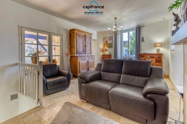 Maison à vendre 7 pièces PUY L'EVEQUE (46) Maison + maison d'amis + grange sur terrain de 953m2