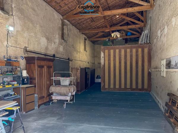 Maison à vendre 7 pièces PUY L'EVEQUE (46) Maison + maison d'amis + grange sur terrain de 953m2