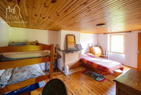 Vente Maison de village 5 pièces 122 m2 à Saint-Laurent-d'Olt