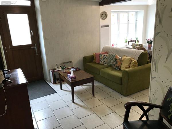 Maison de ville à vendre à Saint-Georges-du-Rosay dans la Sarthe (72110), ref : 079/2003