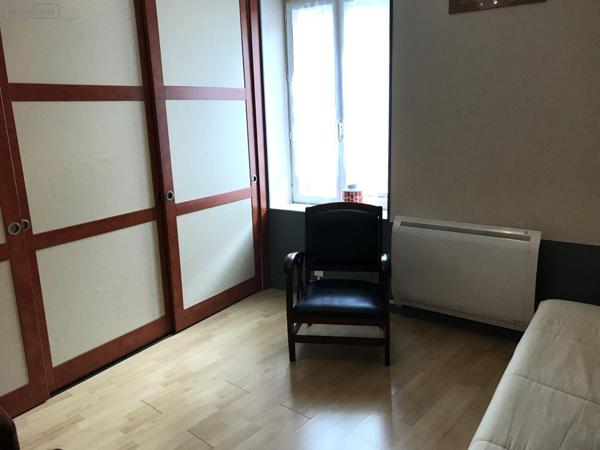 Maison de ville à vendre à Saint-Georges-du-Rosay dans la Sarthe (72110), ref : 079/2003