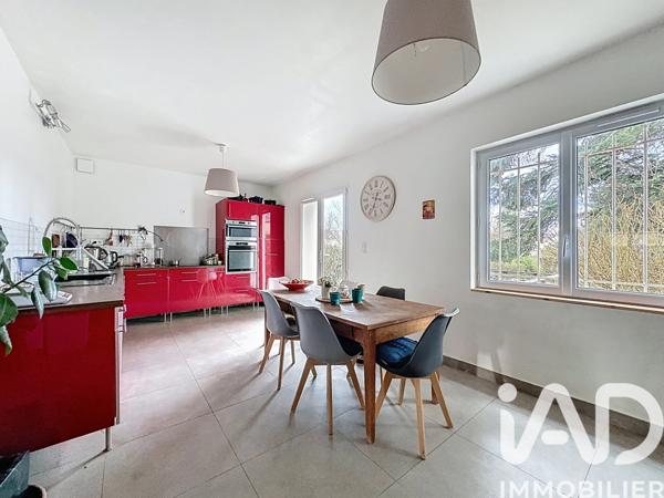 Maison à vendre 8 pièces 211 m² Magny-les-Hameaux