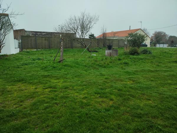 Terrain de 456m² à vendre à Saint-Michel-Chef-Chef