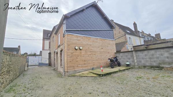 GROS POTENTIEL – Ensemble immobilier – Centre-ville de L’Aigle