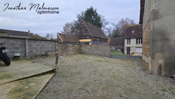 GROS POTENTIEL – Ensemble immobilier – Centre-ville de L’Aigle