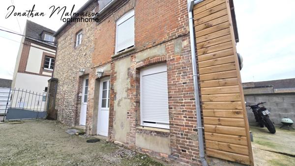 GROS POTENTIEL – Ensemble immobilier – Centre-ville de L’Aigle