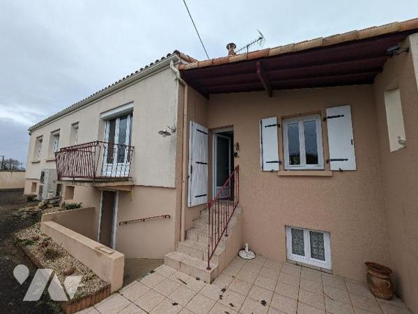 LES HERBIERS - Maison de 105 m² habitable et 105 m² en sous-sol, idéalement située au calme d'u...