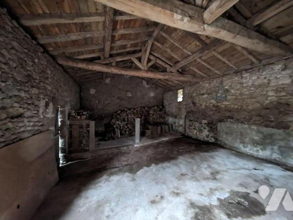 LES HERBIERS - Maison de 105 m² habitable et 105 m² en sous-sol, idéalement située au calme d'u...