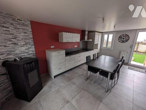 LES HERBIERS - Maison de 105 m² habitable et 105 m² en sous-sol, idéalement située au calme d'u...