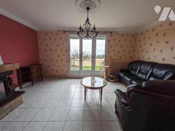 LES HERBIERS - Maison de 105 m² habitable et 105 m² en sous-sol, idéalement située au calme d'u...