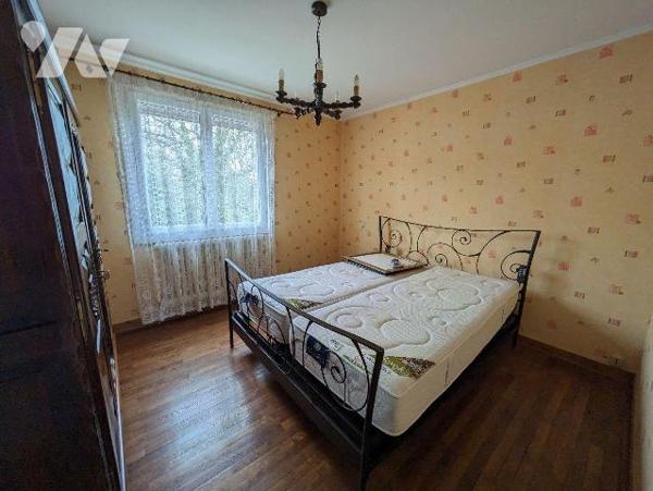 LES HERBIERS - Maison de 105 m² habitable et 105 m² en sous-sol, idéalement située au calme d'u...