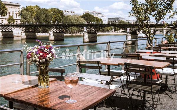 Bureau 8 pièces - 240 m²