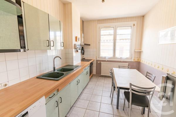 Appartement T3 à vendre  3 pièces - 67,50 m 2   LAVAL  - 53