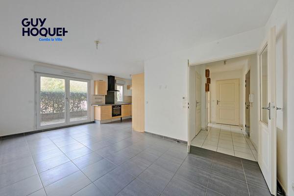 À vendre : Appartement 2 pièces à COMBS LA VILLE avec terrasse et garage fermé