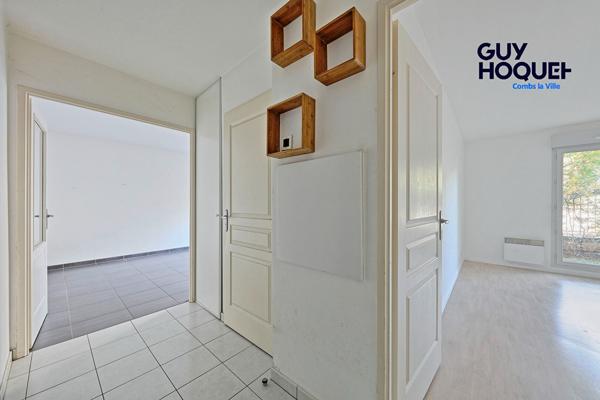 À vendre : Appartement 2 pièces à COMBS LA VILLE avec terrasse et garage fermé