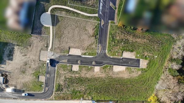 Vente Terrain 601 m2 à Morestel