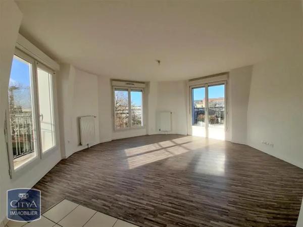 Appartement à louer 2 pièces 50.26m² Corbeil-Essonnes (91100)