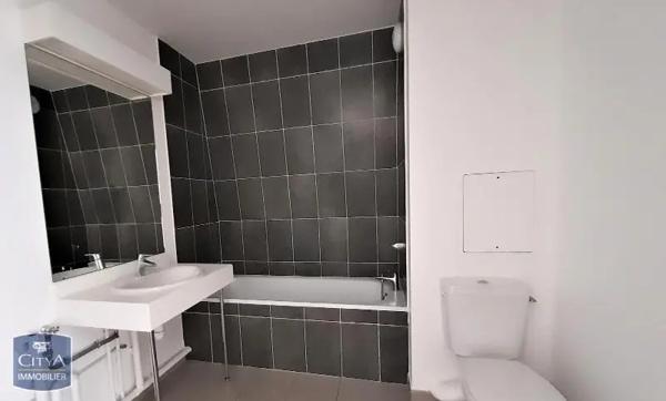 Appartement à louer 2 pièces 50.26m² Corbeil-Essonnes (91100)