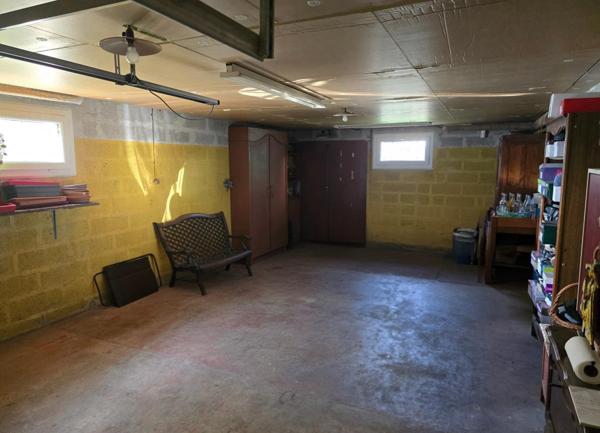 Maison lumineuse avec SOUS-SOL & VÉRANDA