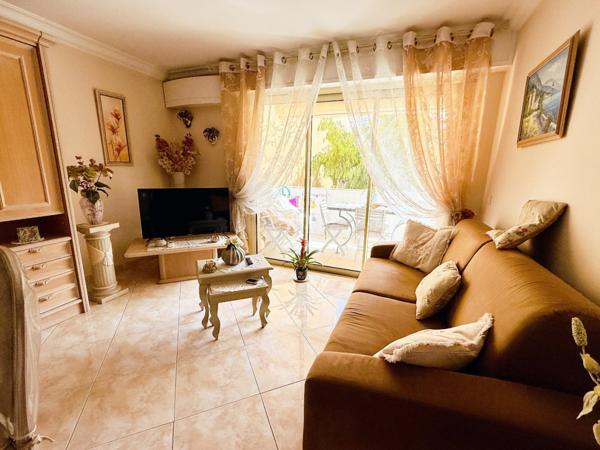 Appartement 2 pièces avec terrasse  Viager occupé  Cavalaire-sur-Mer