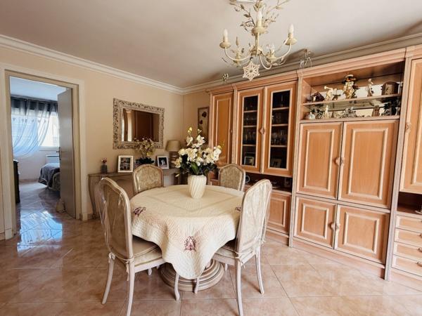 Appartement 2 pièces avec terrasse  Viager occupé  Cavalaire-sur-Mer