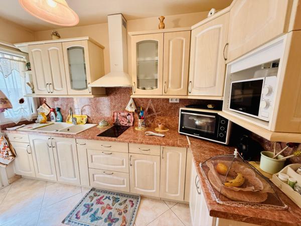 Appartement 2 pièces avec terrasse  Viager occupé  Cavalaire-sur-Mer