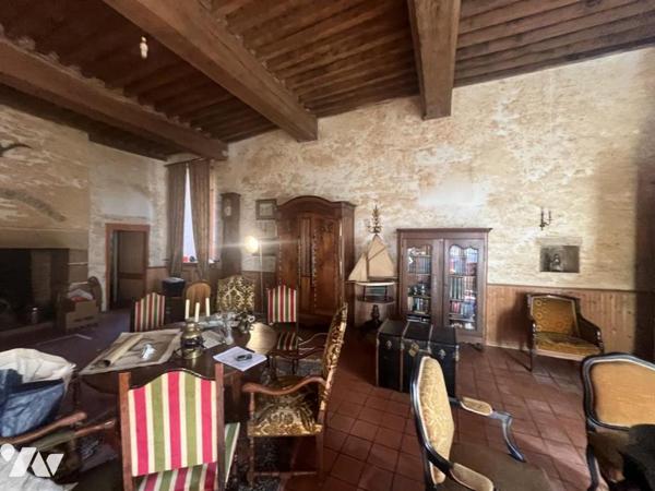 Maison d’habitation de charme, mitoyenne