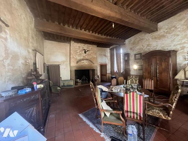 Maison d’habitation de charme, mitoyenne